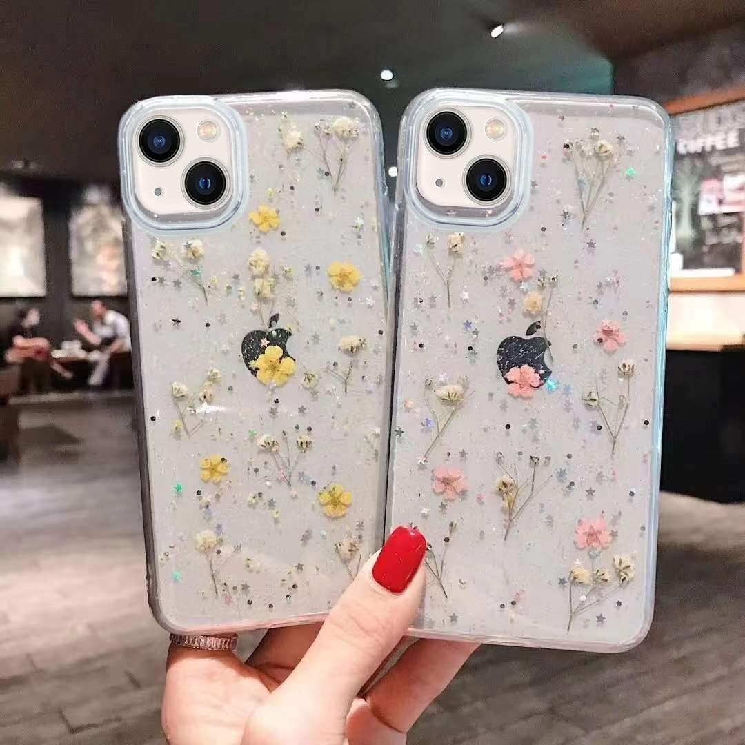 YTanazing Funda diseñada para iPhone 15, funda de goma suave y transparente flexible prensada con flores reales secas para niñas, funda protectora