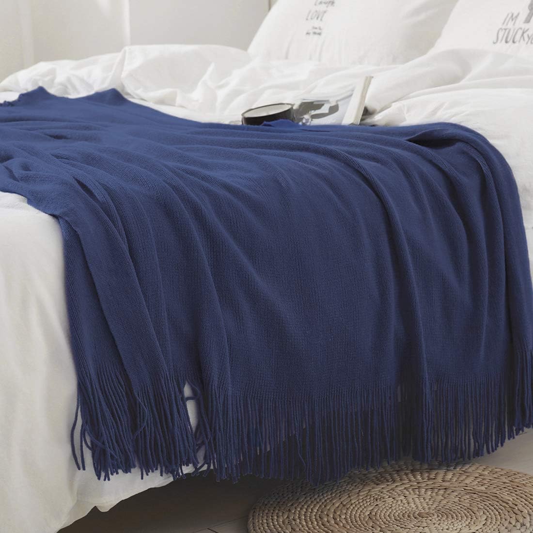 Homiest – Manta decorativa de punto con flecos, suave y acogedora manta con borlas para sofá, sillón, cama (azul marino, 50 x 60 pulgadas)