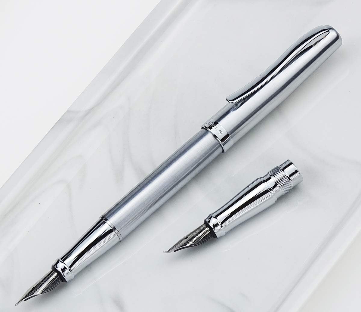 Duke 209 – Pluma estilográfica de acero plateado de doble punta mediana y doblada, juego de escritura intercambiable con caja de regalo