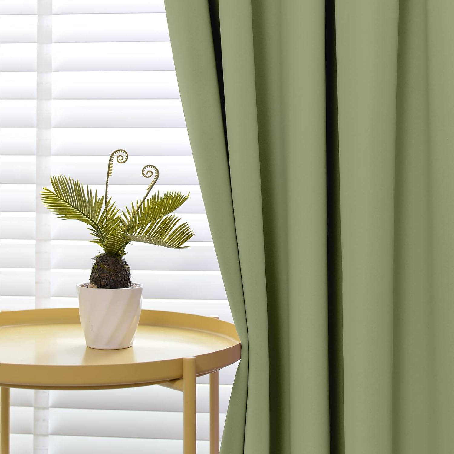 Yakamok – Cortinas opacas con aislamiento térmico y hueco para la barra, dos paneles de cortinas para oscurecer la habitación