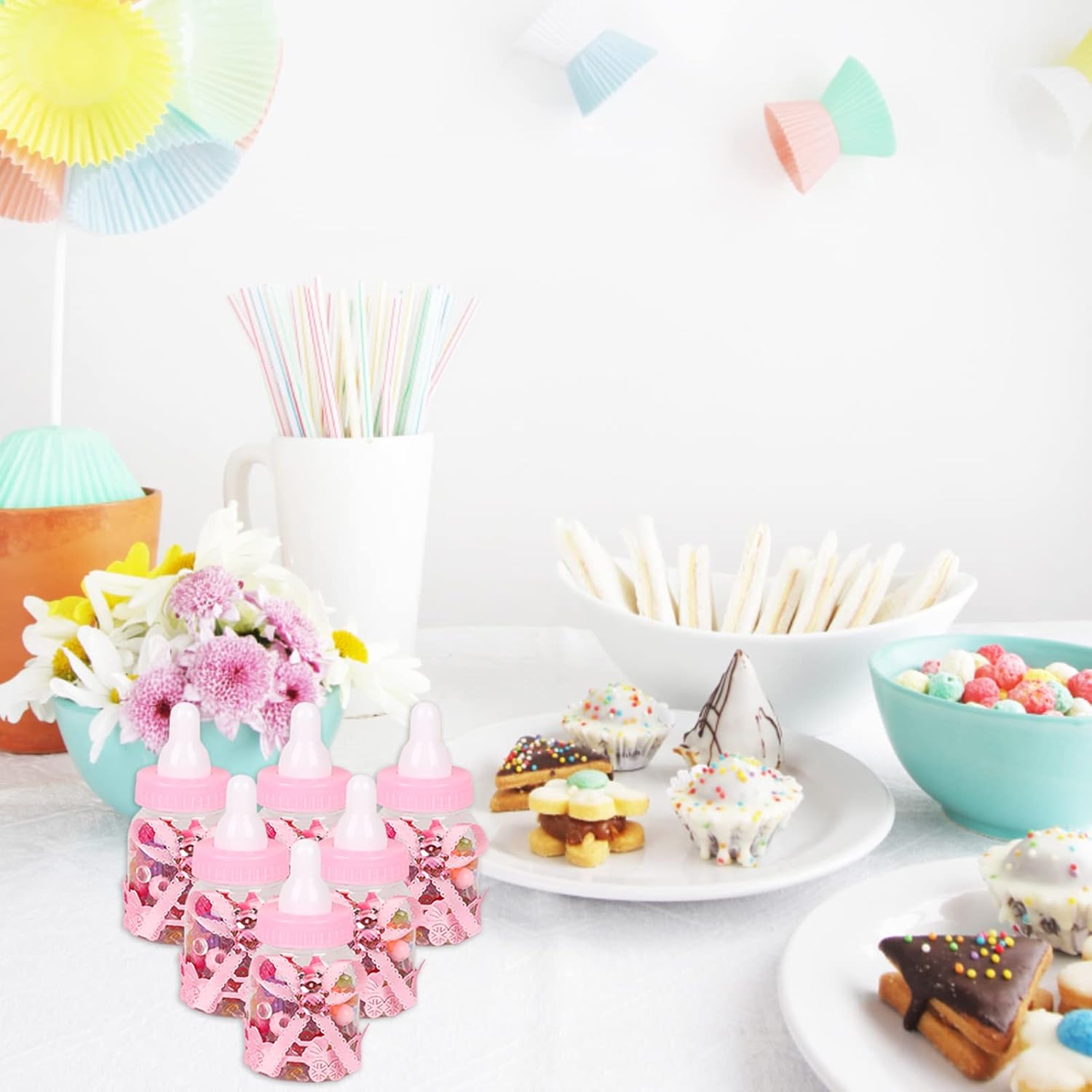 MACTING Biberón para recuerdos de baby shower, 4docenas de mini botellas de caramelo con 10 flores artificiales para niños y niñas, decoración de