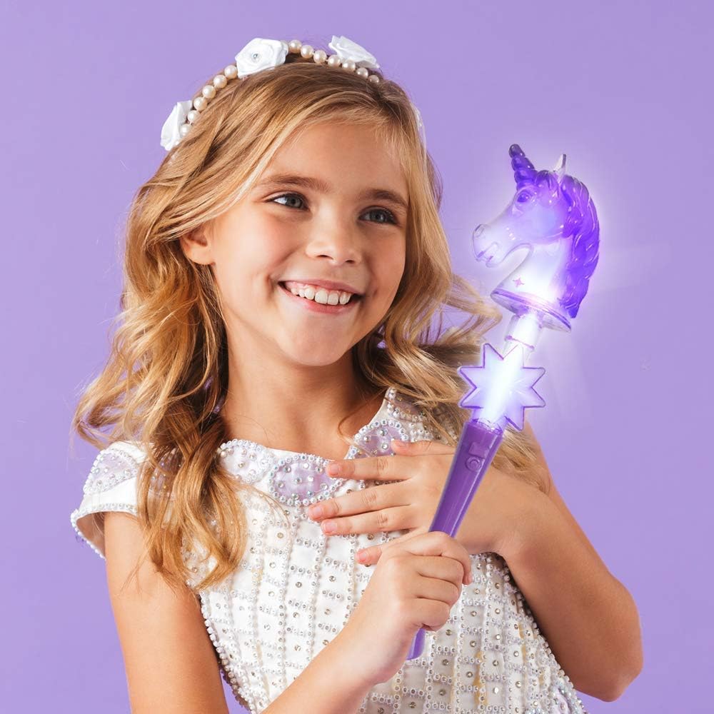 ArtCreativity Varita de unicornio iluminada, varita de princesa de 14.5 pulgadas con efecto LED intermitente y sonidos mágicos, baterías incluidas,