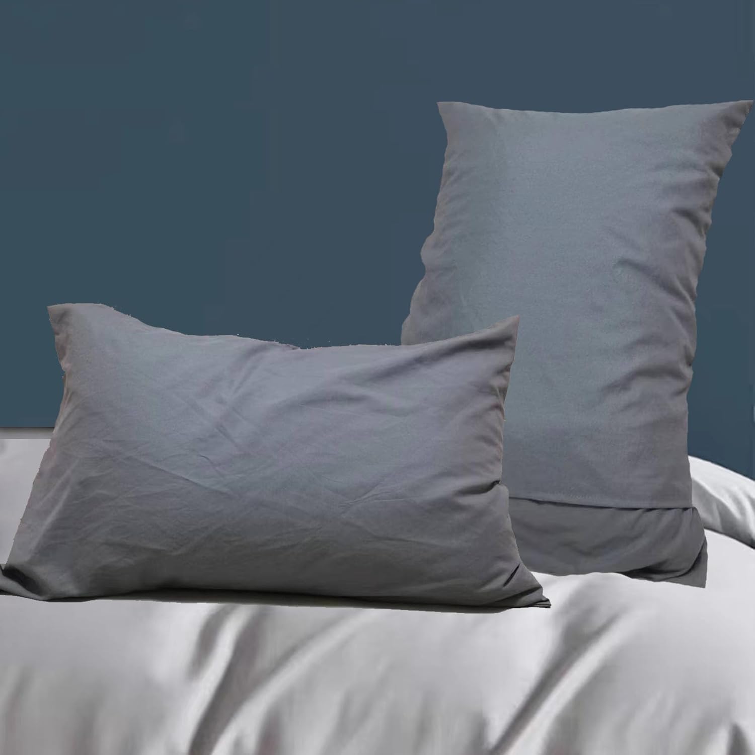 Paquete de 4 fundas de almohada prémium tamaño Queen, color gris estándar, microfibra ultrasuave de 1800 hilos, doble cepillado, sin alergias, funda