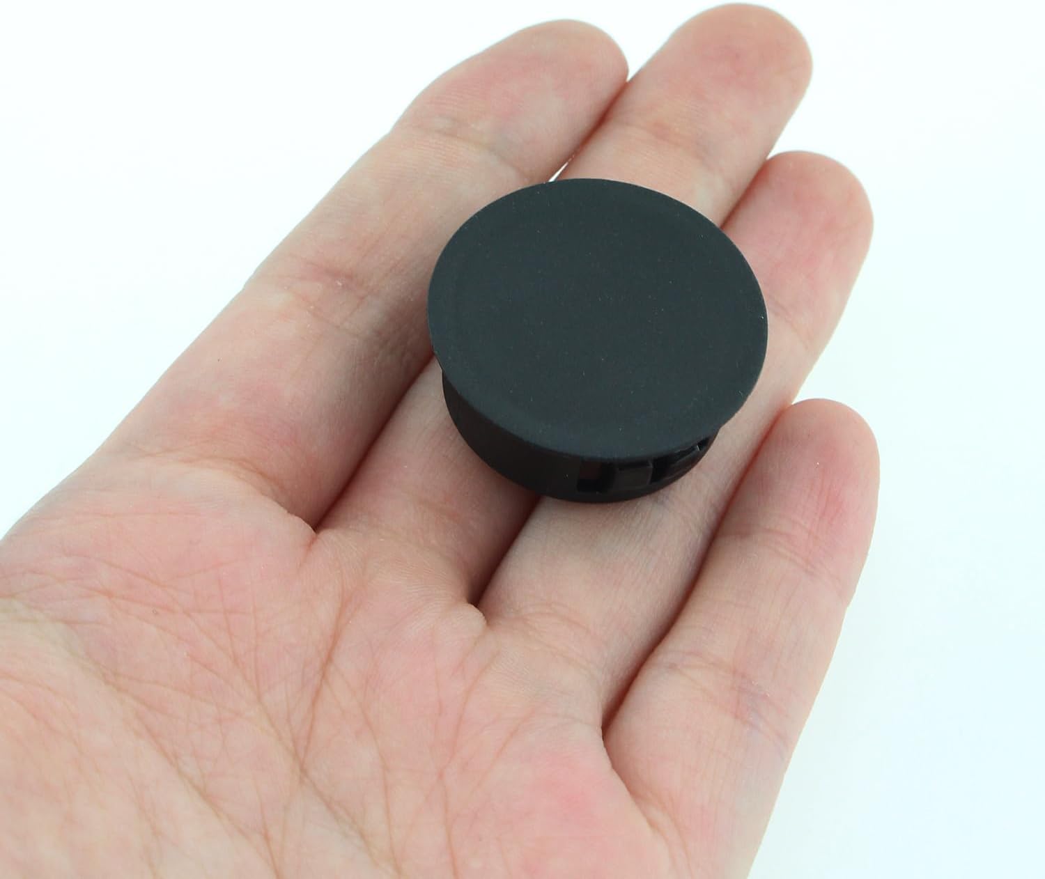 Maxmoral 40 piezas de 1 pulgada de montaje empotrado cuerpo de plástico negro y tapón de agujero de chapa, tapas de extremo de inserción de tubería