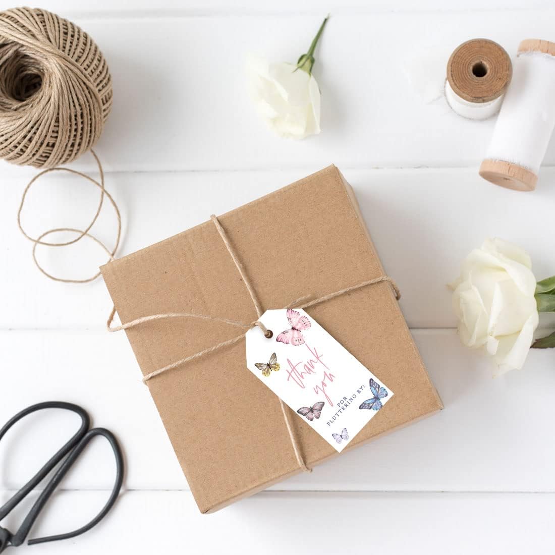 Andaz Press Paquete de 40 etiquetas clásicas de agradecimiento para niños con cuerda, etiquetas de regalo de cumpleaños de mariposa para bolsas de