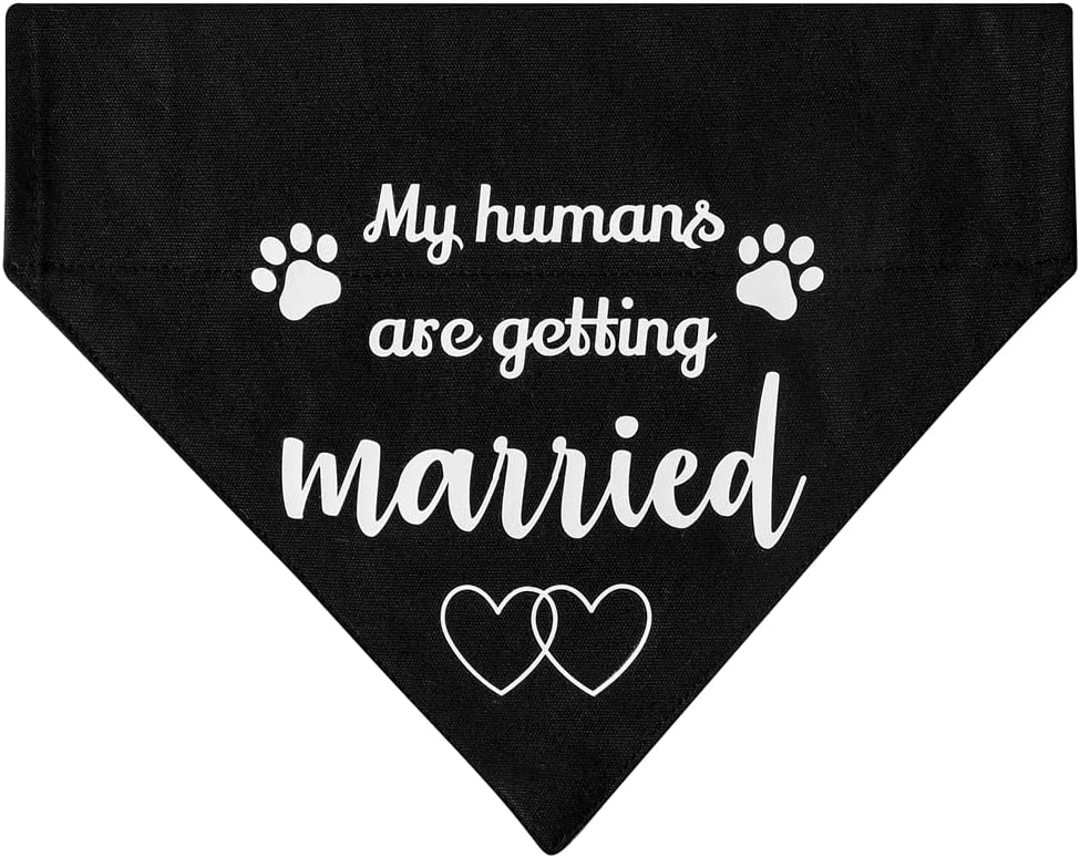 Regalo de compromiso, collar de bandana para perro My Humans are Getting Married, anillo en D fuerte para una correa fácil de enganchar, pañuelo de