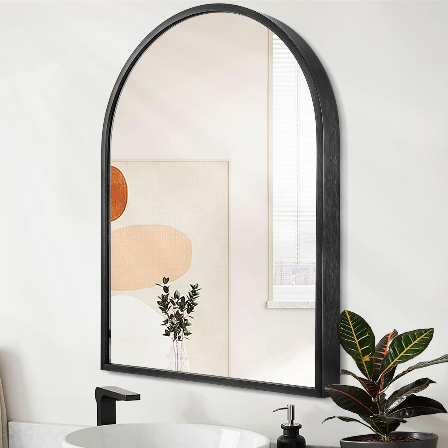 Espejo de pared de arco de 28 x 20 pulgadas, espejo grande de baño negro con marco de metal para pared, decoración de tocador, dormitorio, entrada,