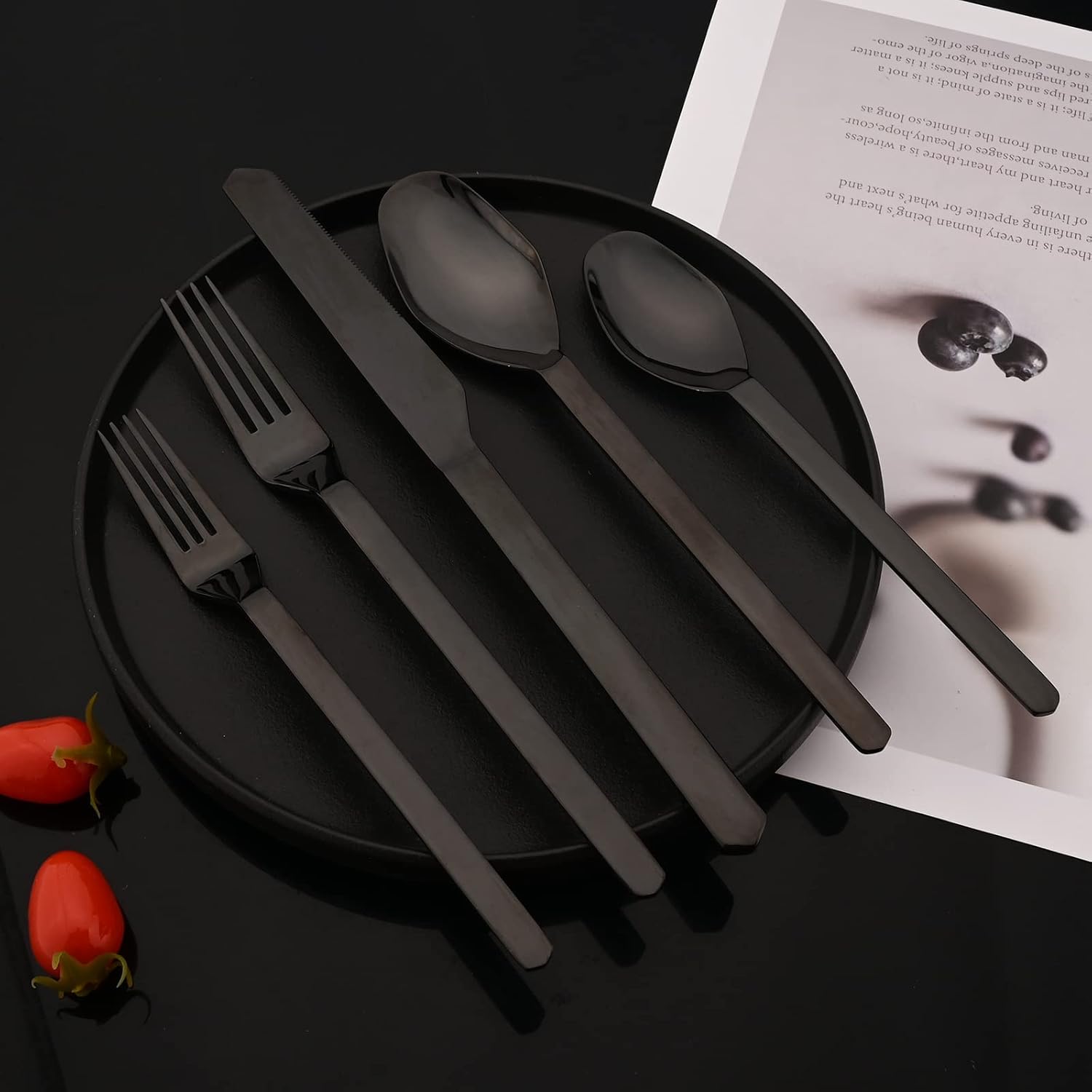 JASHII Juego de cubiertos de acero inoxidable 304 de alta resistencia, 24 piezas, color negro brillante, utensilios de comida elegantes para 4,