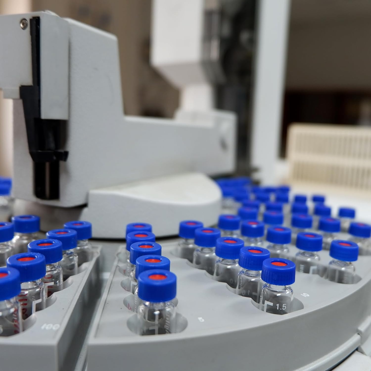 PATIKIL Vial de muestreo automático de 0.1 fl oz, paquete de 1000 viales HPLCGC 9-425 viales transparentes de laboratorio, vial de muestra, tapón de