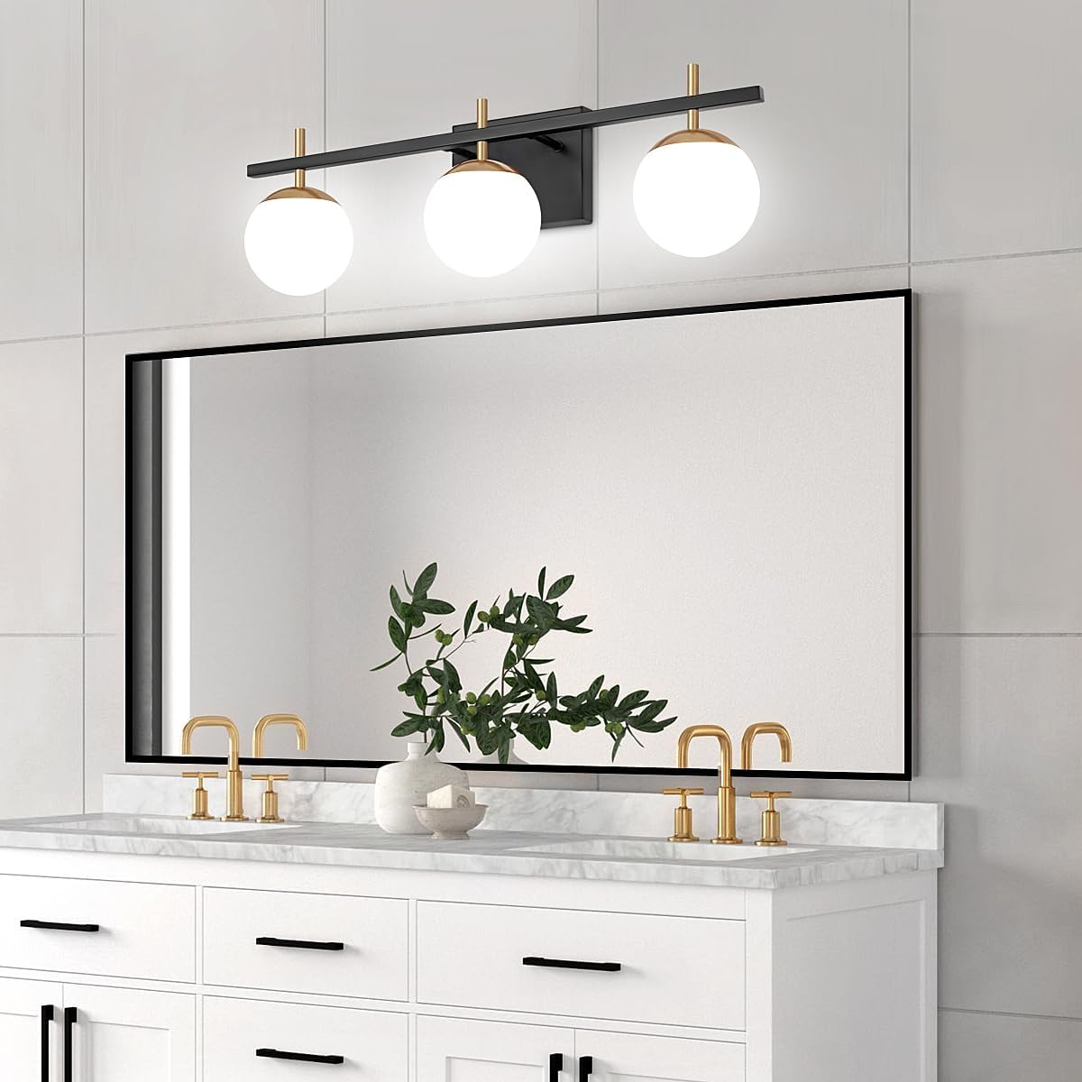 Lámpara de baño de oro negro, 3 luces de mediados de siglo moderna sobre espejo, lámpara de tocador de baño con vidrio lechoso, lámpara de pared