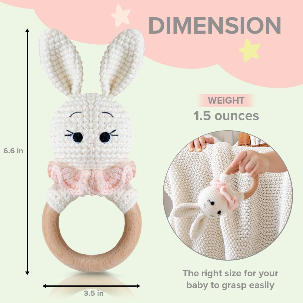 Juguete de sonajero de madera para bebé, sonajero y mordedor de conejo de madera hecho a mano de lujo  Animal de peluche de ganchillo blanco y rosa