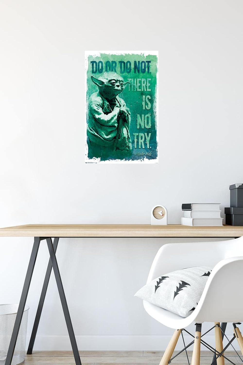 Trends International Star Wars Saga – Póster de pared con texto en inglés Do Or Not, 14.725 x 22.375 pulgadas, versión premium sin marco