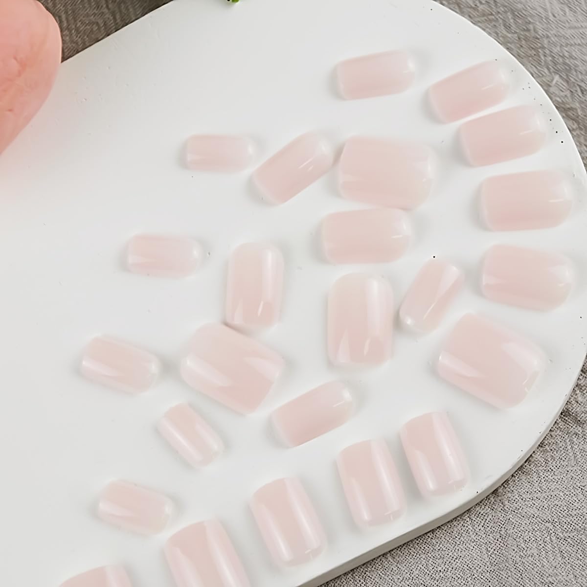 24 piezas de uñas postizas cuadradas cortas de color blanco leche, uñas postizas acrílicas con pegamento en uñas artificiales, color sólido