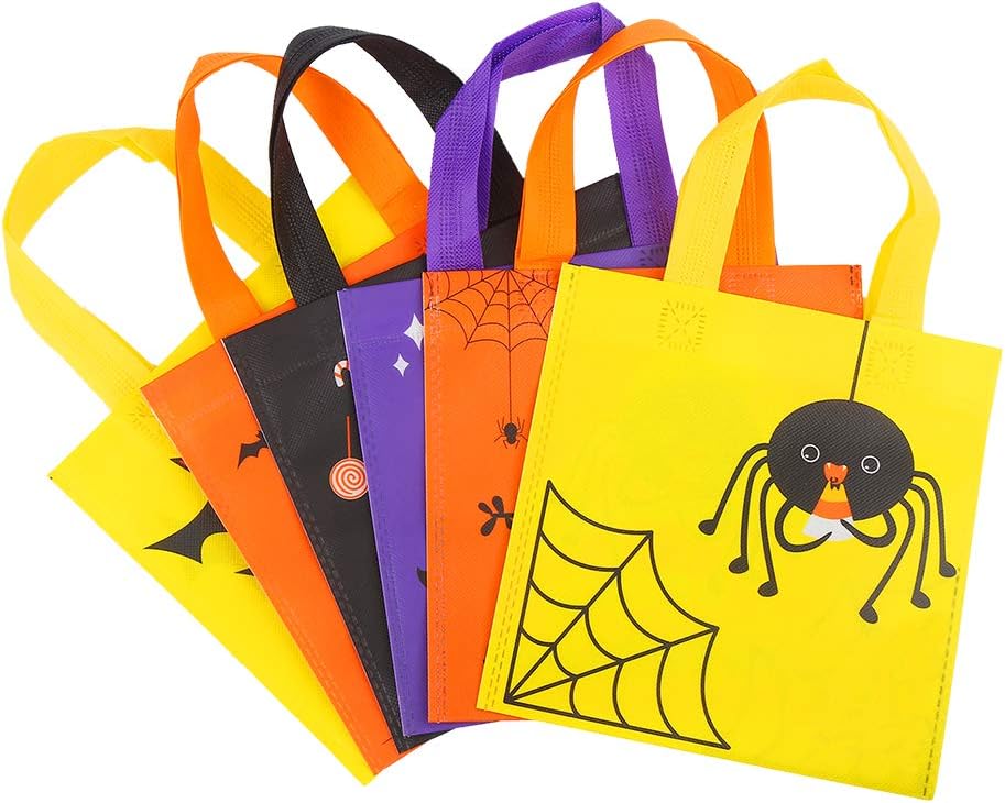CCINEE 24 bolsas de Halloween no tejidas para golosinas, 8 bonitos patrones de Halloween, bolsas de fiesta con asas para niños, suministros de