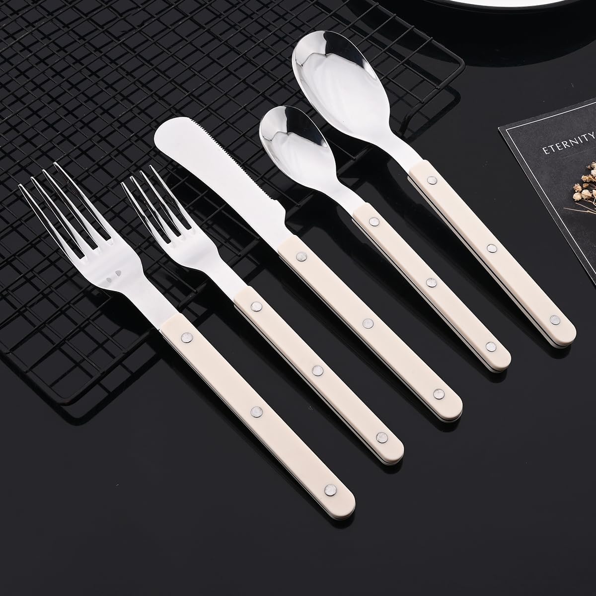 JASHII Juego de cubiertos de 20 piezas de acero inoxidable con remache, juego de cubiertos retro, cuchillo, tenedor, cuchara, servicio para 4