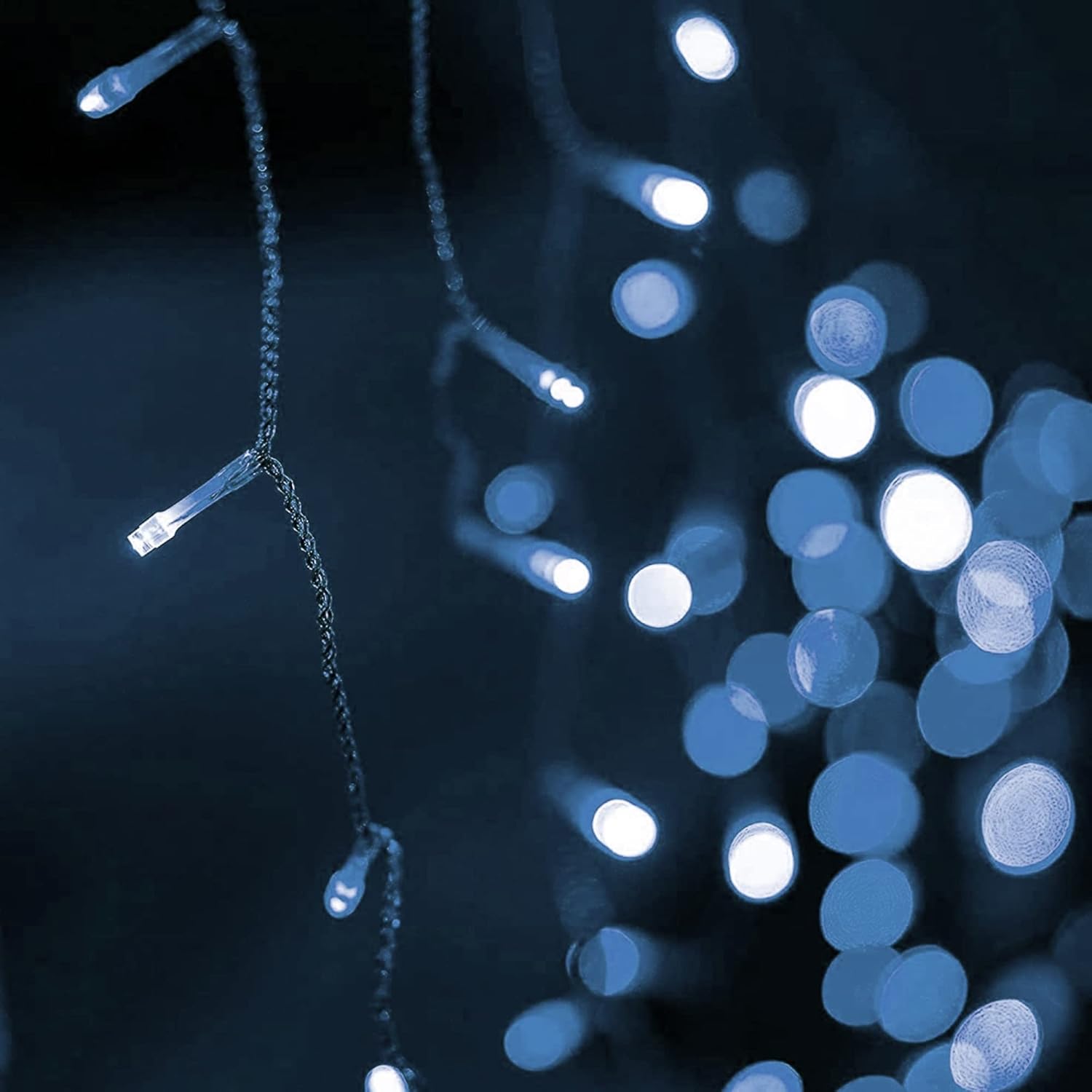 Dazzle Bright 360 luces LED de Navidad, 29.5 pies, 8 modos de luces de cortina con 60 gotas, cadena de luces de Navidad conectables para decoración