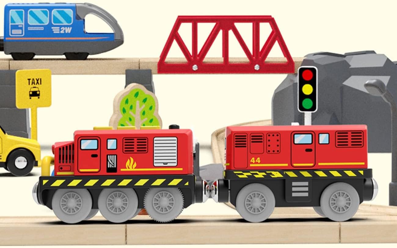 Trenes a pilas para locomotora de madera con luz y sonido para niños de 3, 4, 5 años, compatible con Thomas, Brio, Chuggington, Melissa y Doug (rojo)