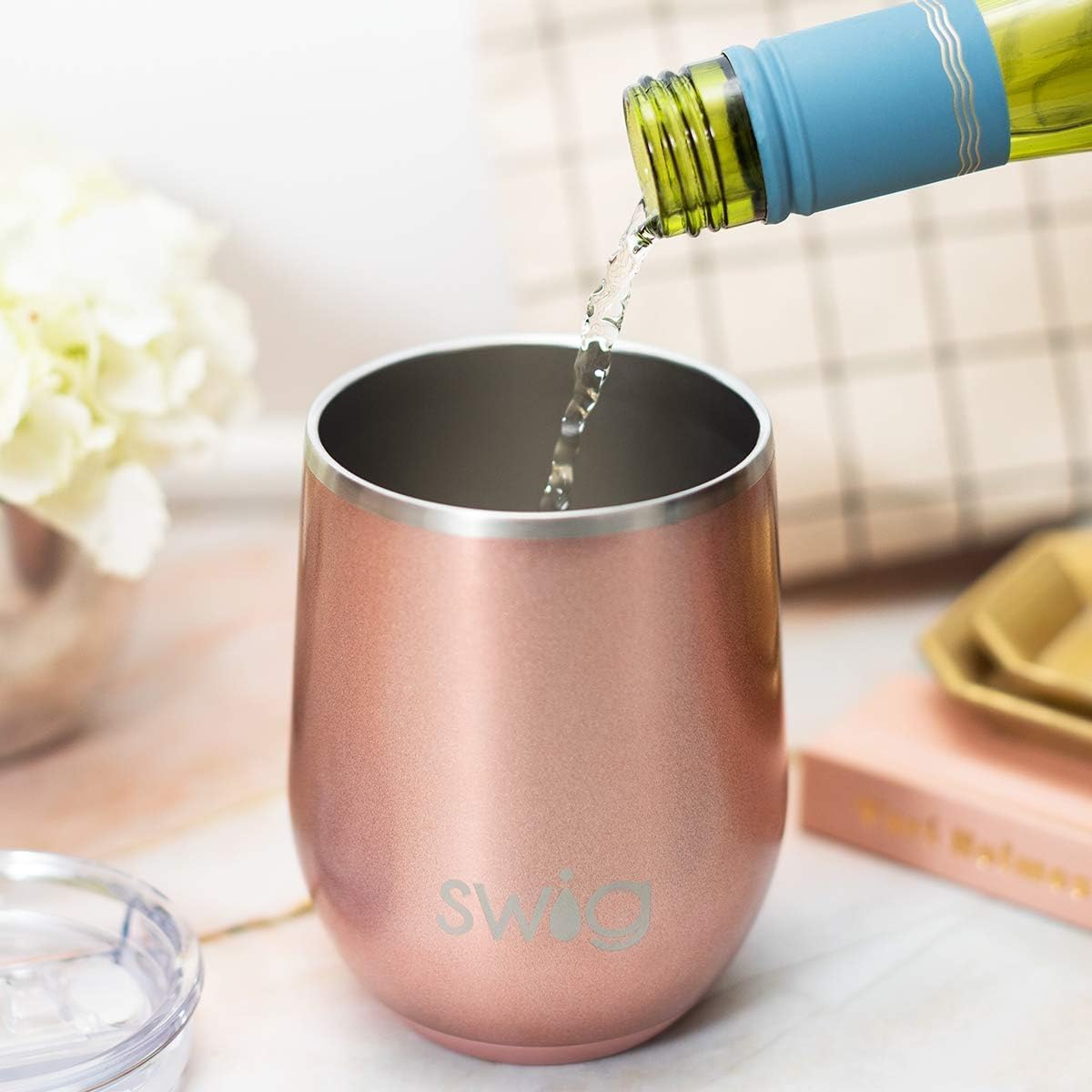 Swig Life Vaso de vino de 12 onzas con tapa, acero inoxidable, apto para lavavajillas, portátil, triple aislamiento (todos los americanos)