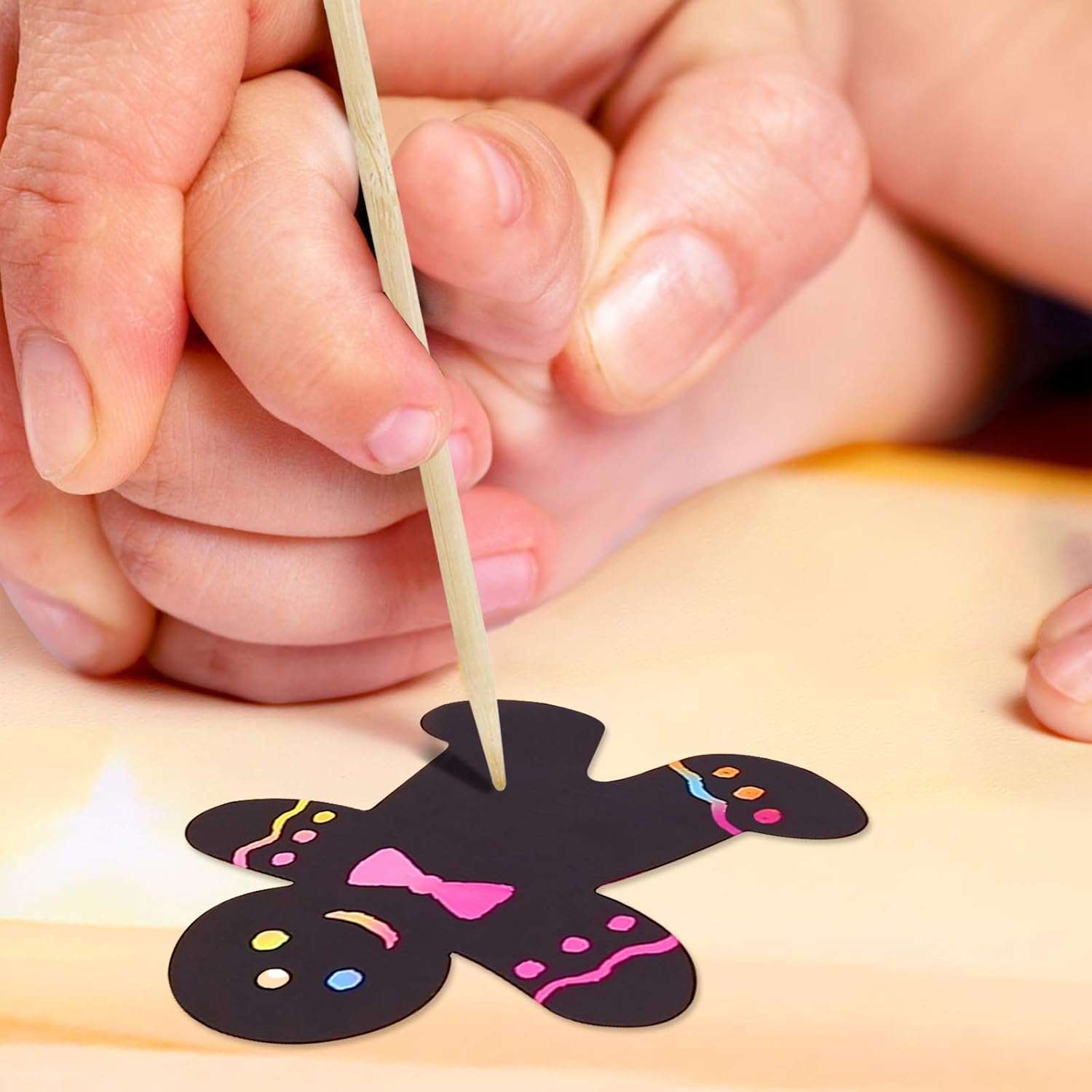 ORIENTAL CHERRY Artes de manualidades navideñas para rascar, 48 tarjetas a granel de arte para rascar arco iris, suministros de papel para rascar