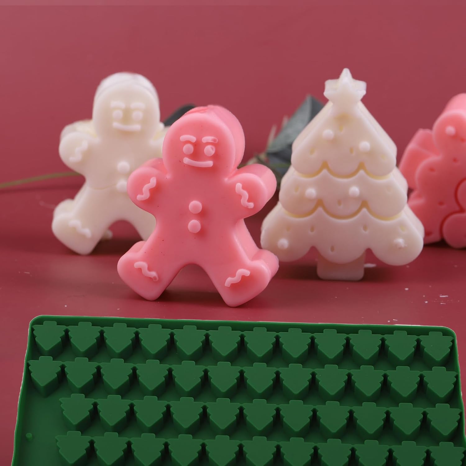 Ducodocu Moldes de silicona para árbol de Navidad, 70 cavidades, mini molde de gomitas de grado alimenticio para perros, para chocolate, dulces,
