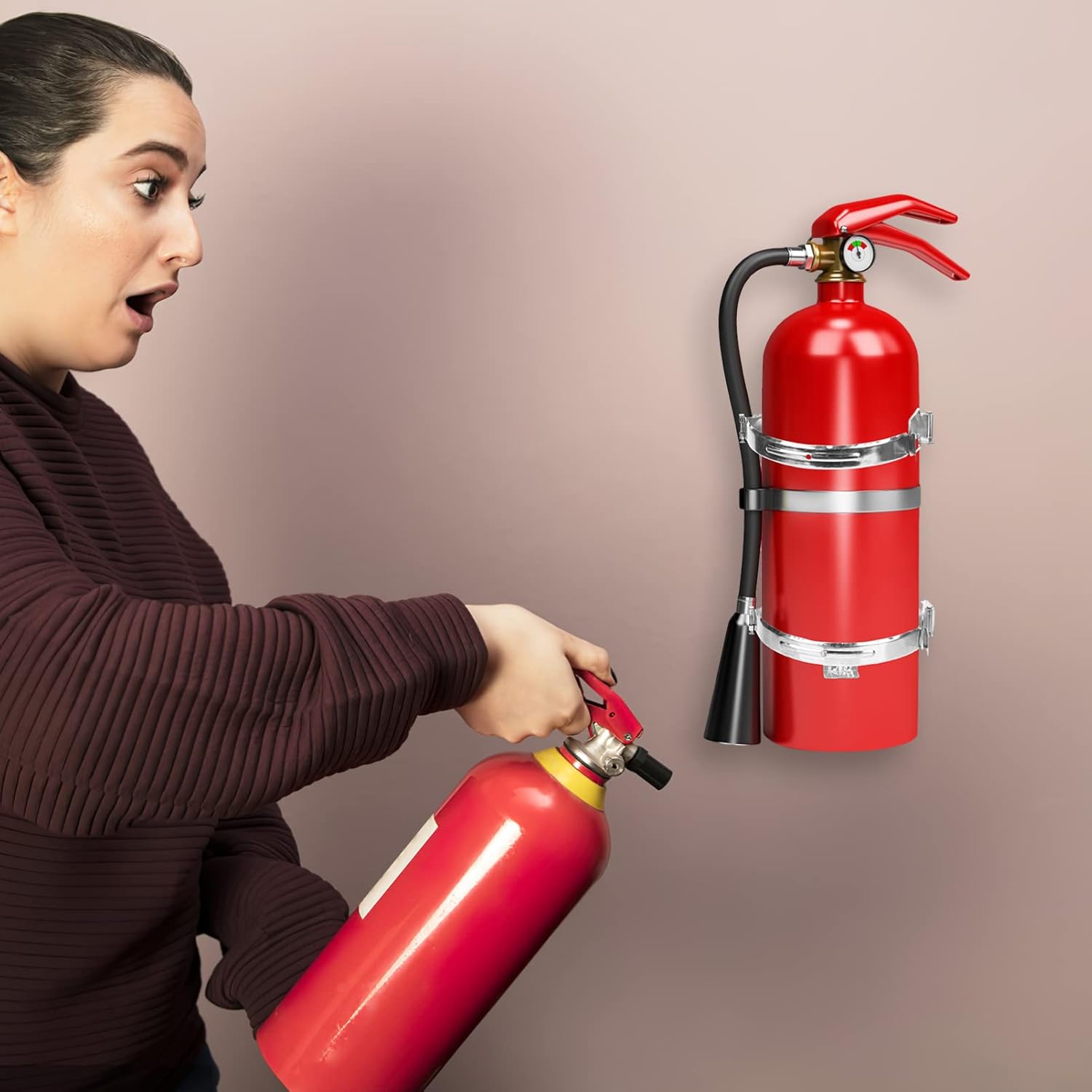Angoily Extintor de incendios pequeño, 2 piezas, soporte de montaje para extintor de incendios, soporte para extintor de incendios, colgador para el