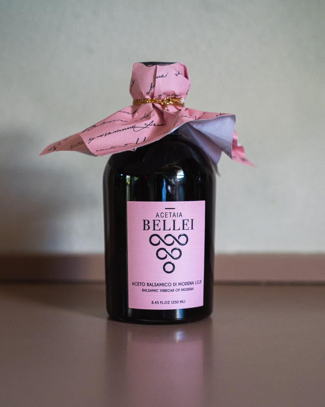 VINAGRE BALSAMIC OF MODENA IGP Bellei “Pink Label”, Aromático, Suave, Consistente, Multiuso Carne, Ensaladas, Más, Sin Gluten, Cantidad neta 8.45 fl
