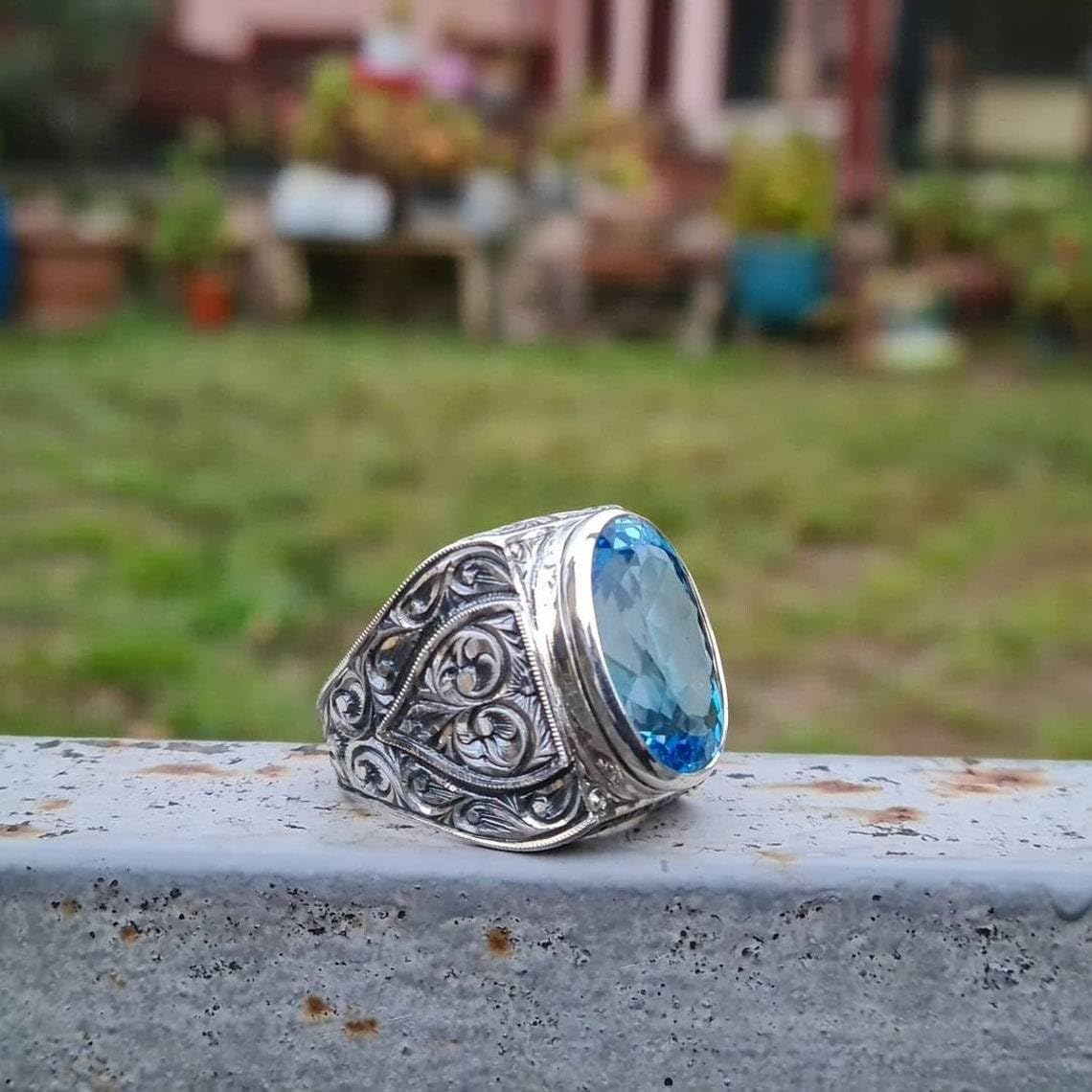 LRESJJIUJ Anillo de acero inoxidable retro con circonita cúbica de corte cuadrado, sello de piedra tallada a mano, gema de topacio azul, anillo de