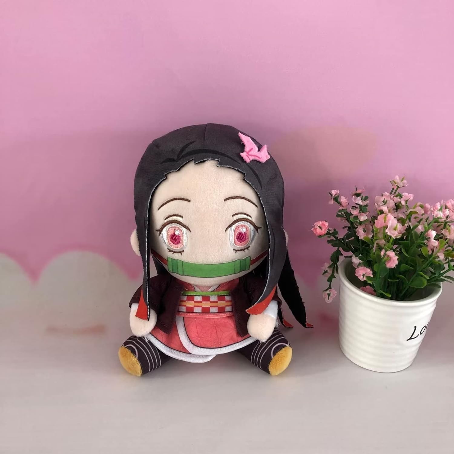 Duxpioh Juego de regalo de mercancía de anime, incluye felpa, póster colgante, mini espada, soporte acrílico, cordón, llavero, tarjetas Lomo,
