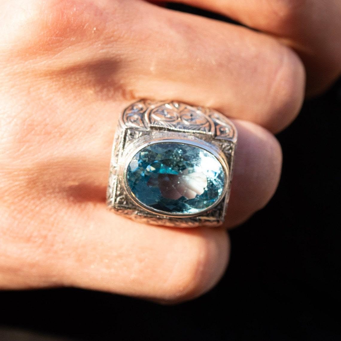 LRESJJIUJ Anillo de acero inoxidable retro con circonita cúbica de corte cuadrado, sello de piedra tallada a mano, gema de topacio azul, anillo de