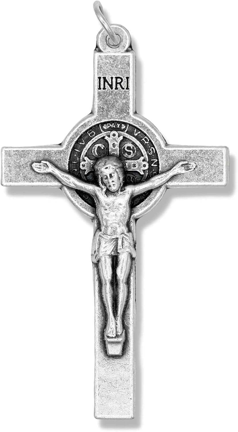 Caritas et Fides Paquete de 5 crucifijos de San Benito (2.125 pulgadas, plata oxidada), fabricado en Italia – Crucifijo para la fabricación de