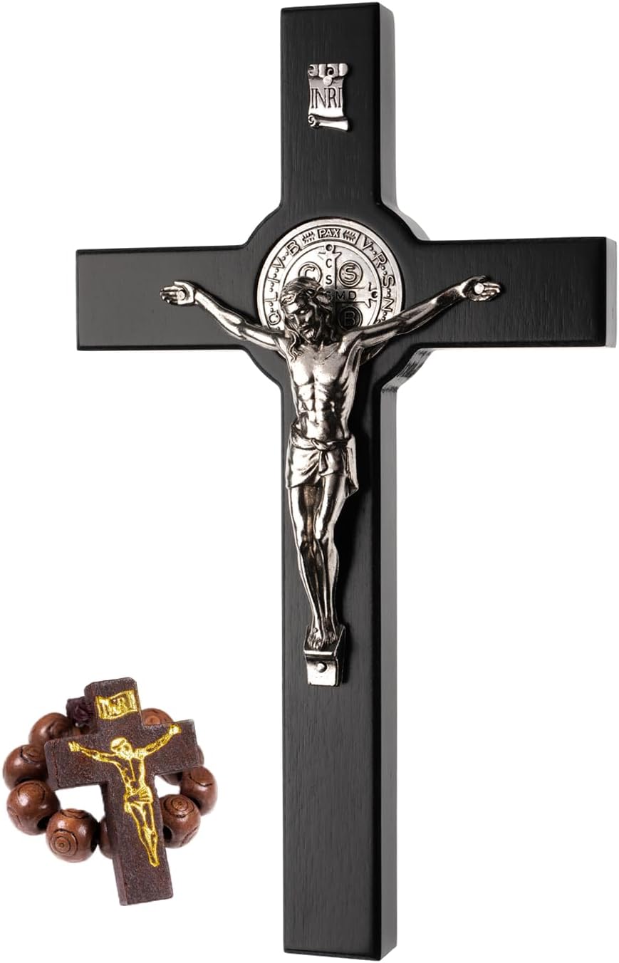 4Soul Crucifijo  Cruz de pared de San Benito  Decoración de cruz de madera de 8.7 pulgadas con medalla de Jesús y San Benito de color plateado  Arte