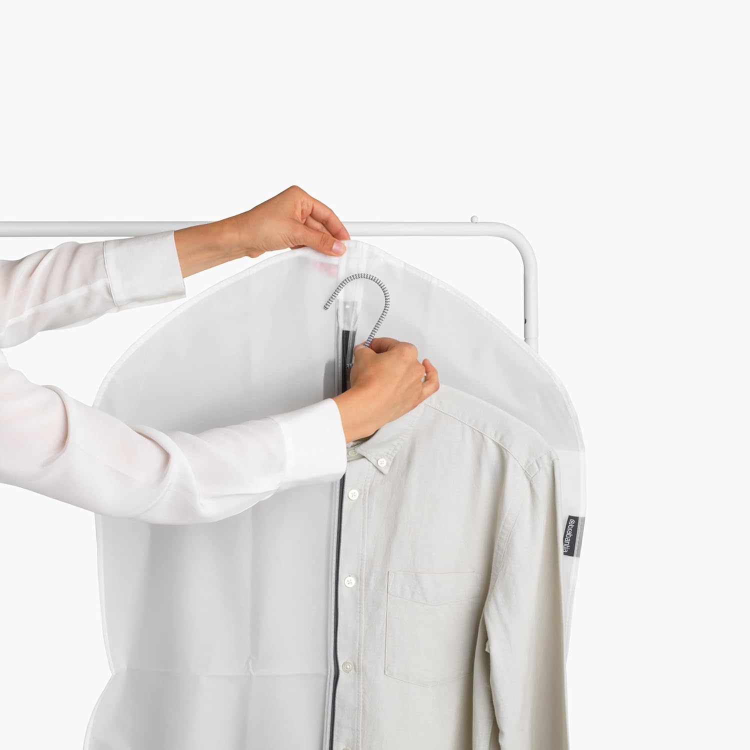 Brabantia Paquete de 2 bolsas protectoras de ropa medianas transparentes para colgar ropa (blanco) para almacenamiento de armario, se adapta a