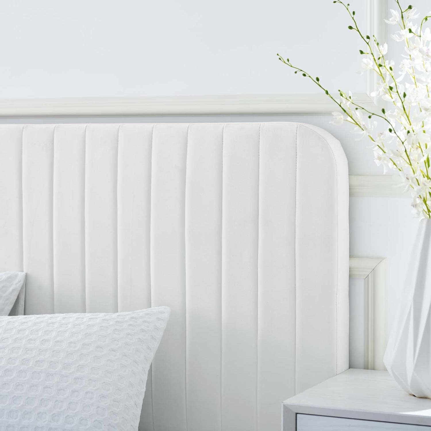 Modway Celine Channel – Cama con plataforma de terciopelo copetudo, tamaño Queen, color blanco