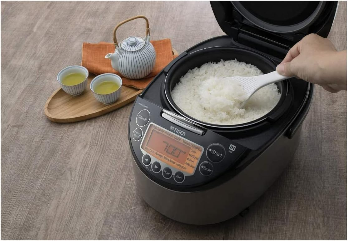 Tiger JKT-D18U – Olla arrocera de calentamiento por inducción de 10 tazas (negro e acero inoxidable) con cuenco de lavado de arroz y cuchara de