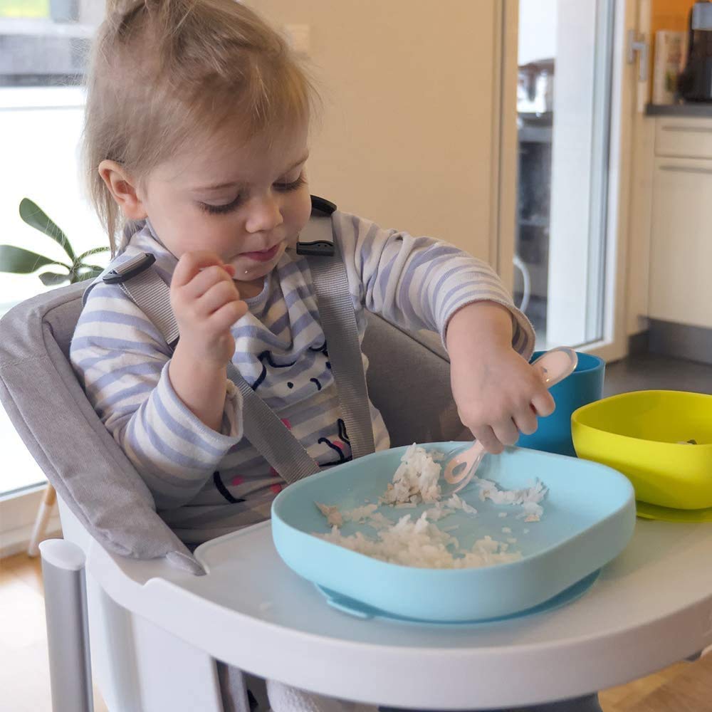 BEABA Juego de 4 piezas de cubiertos de alimentación autónoma y silicona para niños pequeños, parte inferior de succión suave, irrompible y