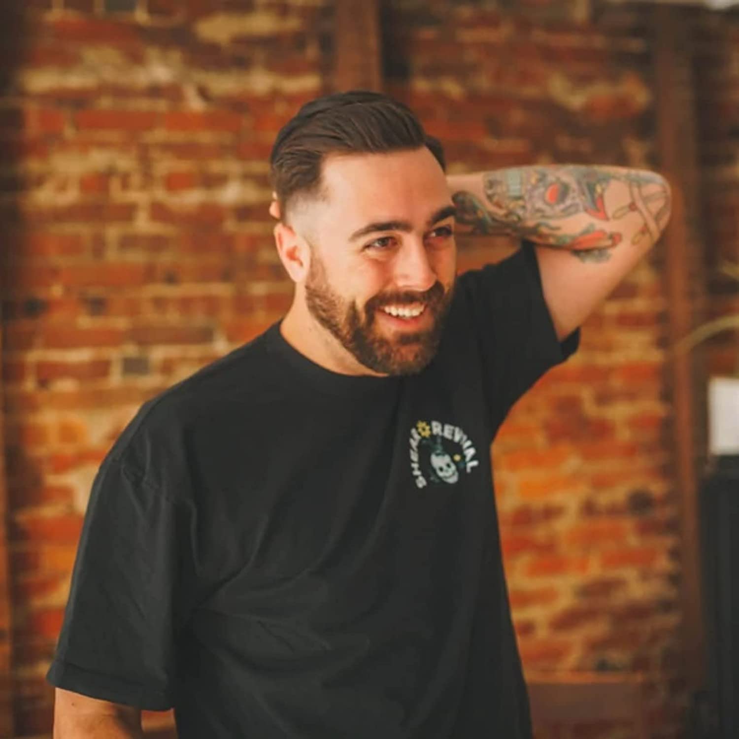 Shear Revival Easy Tiger Pomade  Crema de peinado y aseo para hombres  Fuerte fijación semi-mate  Aroma cítrico acondiciona y revitaliza con manteca