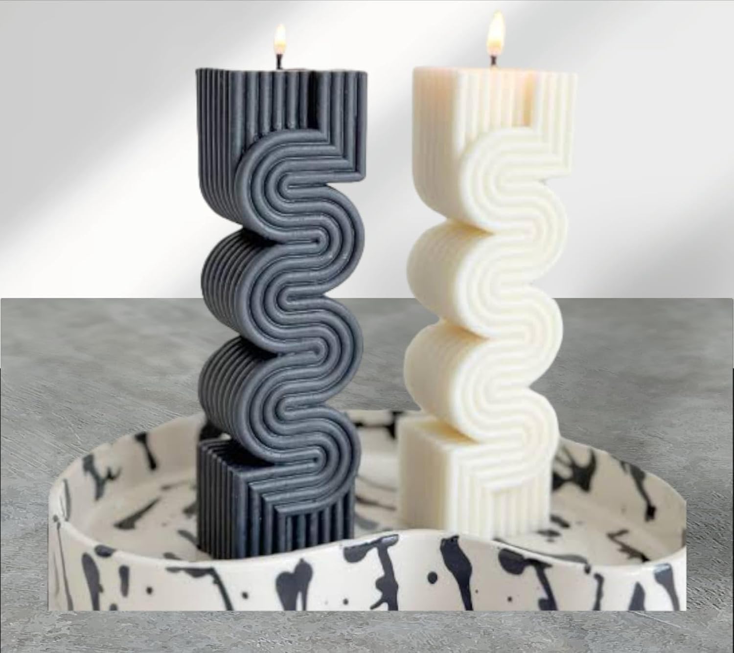 SKP Decor – Vela perfumada de cera de soja pura hecha a mano con forma de zig zag  Vela de diseño para decoraciones, juego de 2 piezas (blanco y