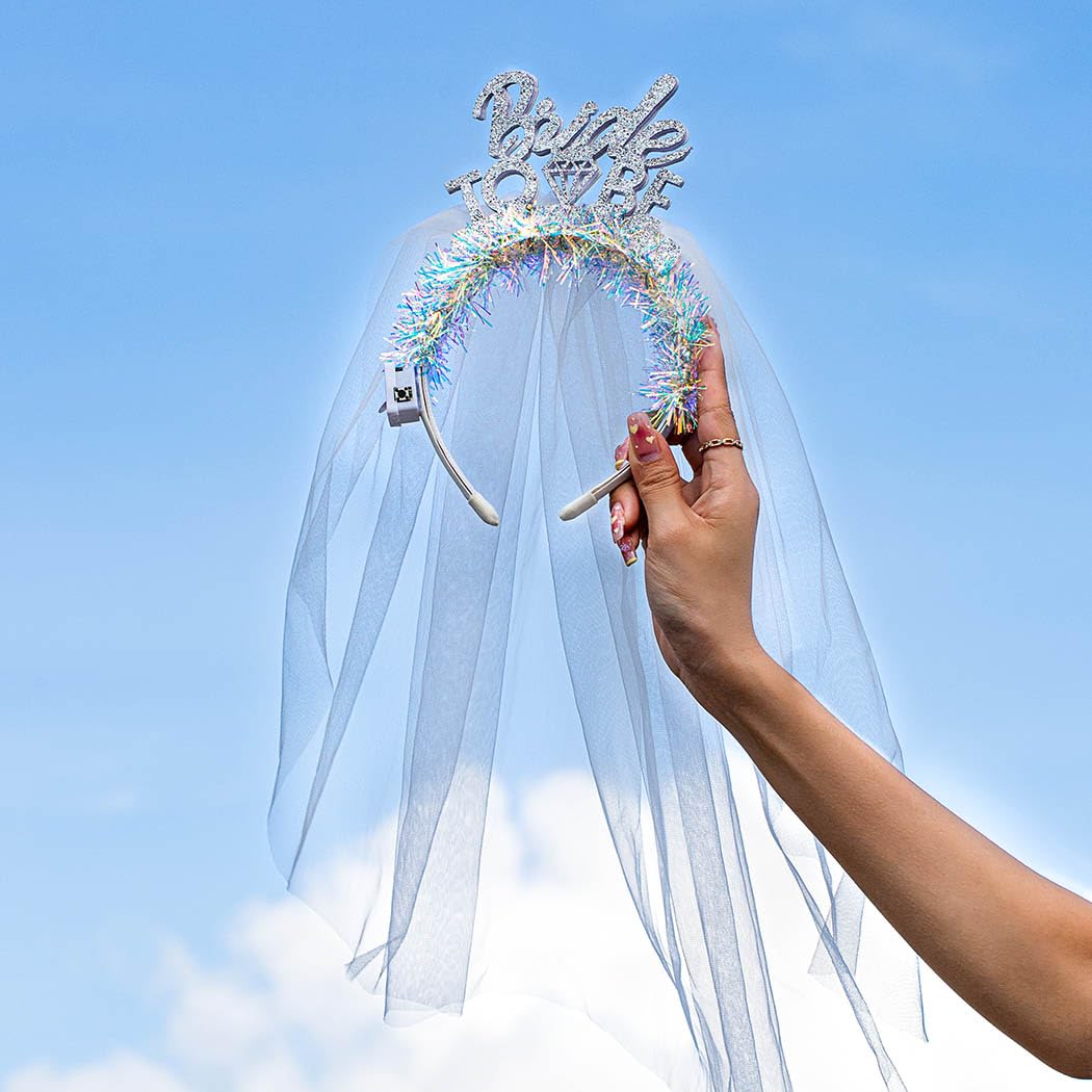 Light Up Bride to Be Veil Headband Led White Headbands Bridal Short Veils Headpiece Tulle Bachelorette Party Hair Accessories for Women and Girls