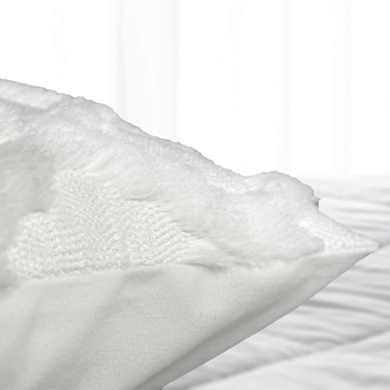 Body Pillowcase in Waffle Velvet Pattern, White Body Pillow Cover with Zipper 21 * 54 1 Piece, Suitable for Sofa, Bedroom Decoration,Without Pillow