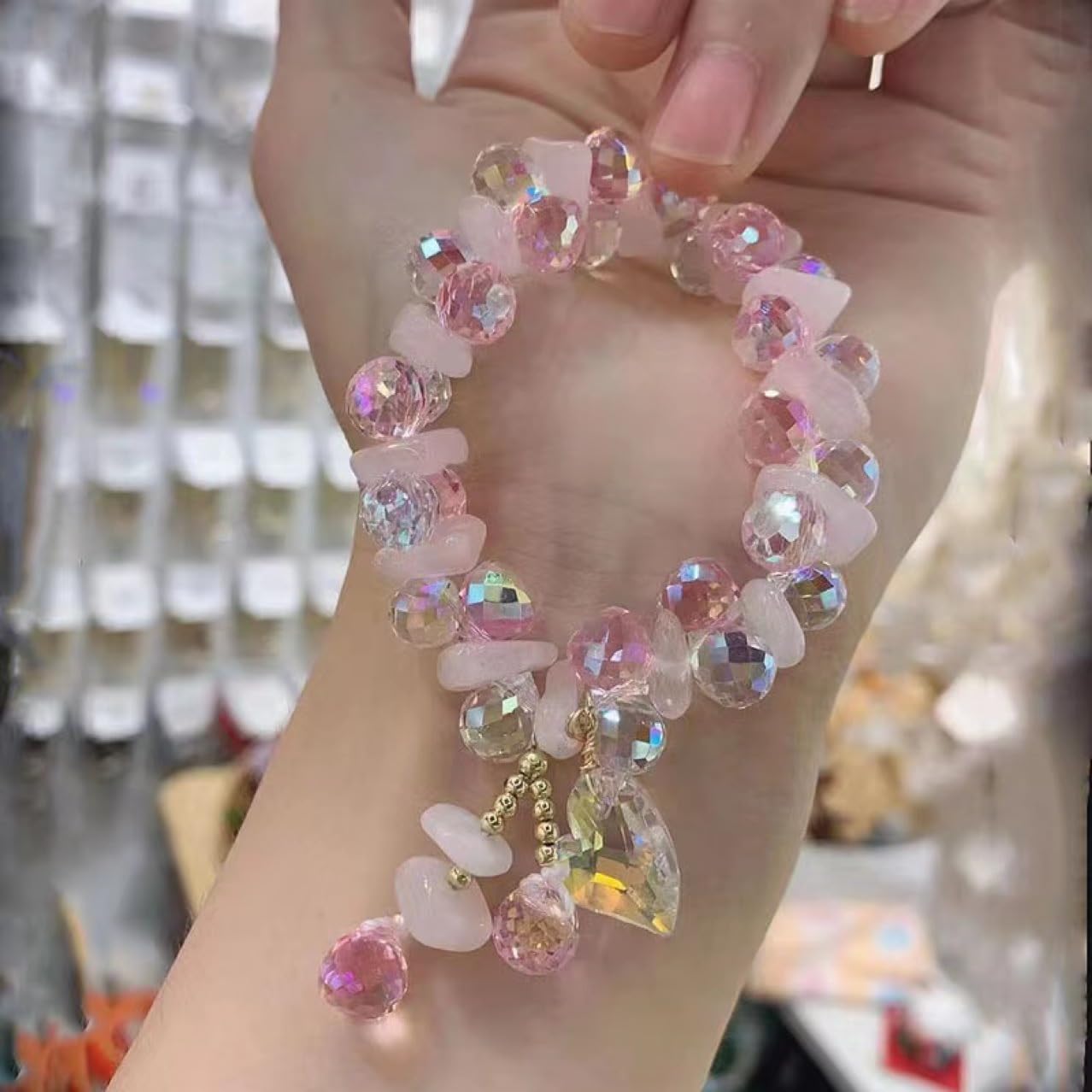 90 cuentas de cristal de lágrima de 0.315 pulgadas, cuentas de vidrio rosa brillante para fabricación de joyas, surtido de cuentas espaciadoras de