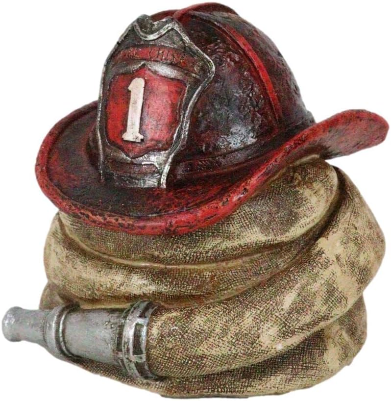 Ebros Gift Estación de bomberos rústica, 1 sombrero de bombero con manguera en espiral, ahorro de monedas, alcancía, figura decorativa para