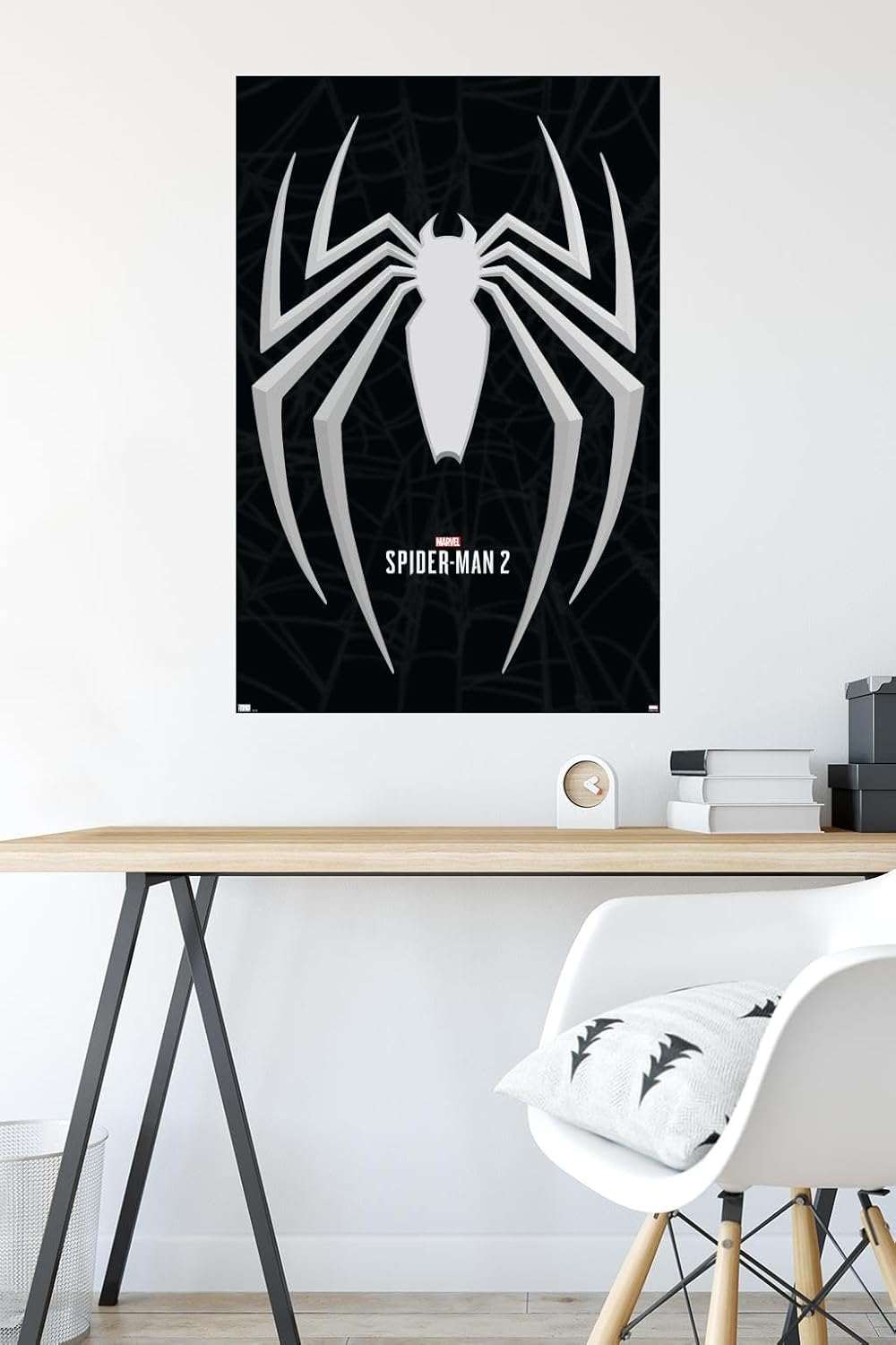 Trends International Marvel’s Spider-Man 2 – Póster de pared con icono de Peter Parker, 22.37 x 34.00 pulgadas, paquete de póster y montaje prémium