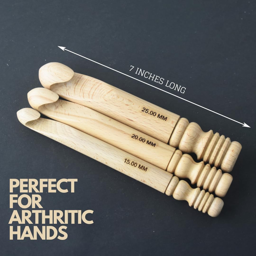 Juego de 3 ganchos de ganchillo grandes, ganchos de hilo de madera con asas ergonómicas de agarre suave, enormes ganchos de ganchillo para mantas