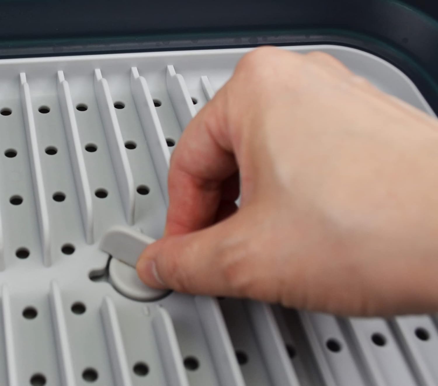SAMMART Escurridor de platos de plástico plegable de 7.3L (1.9 galones) con escurridor, juego de escurridor plegable, organizador de vajilla