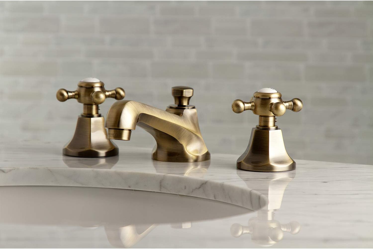 Kingston Brass KS4463BX Grifo de baño extendido de 8 pulgadas, latón antiguo