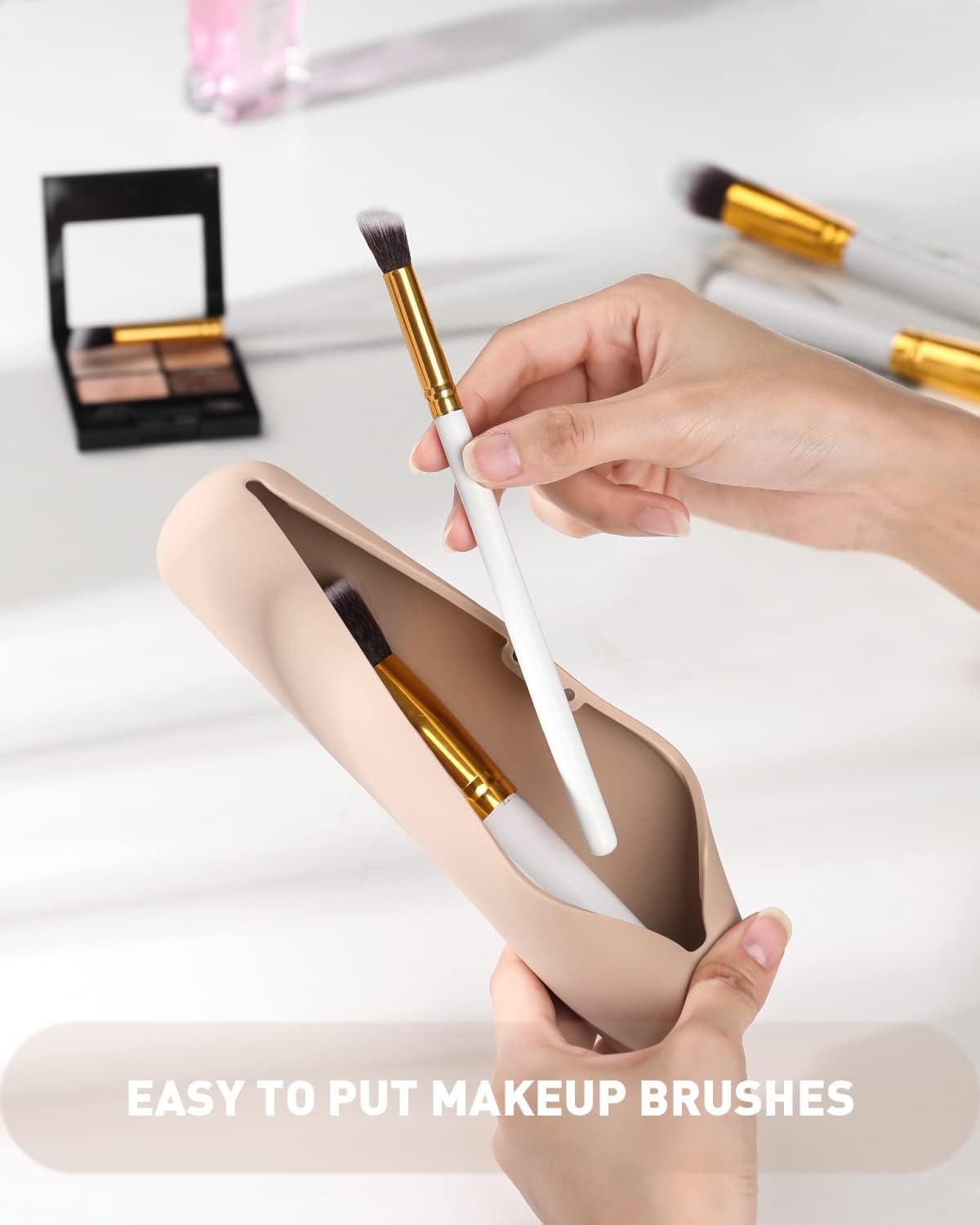 Soporte grande para brochas de maquillaje con bloqueo magnético, organizador de brochas de maquillaje de silicona mejorado con diseño anticaídas,