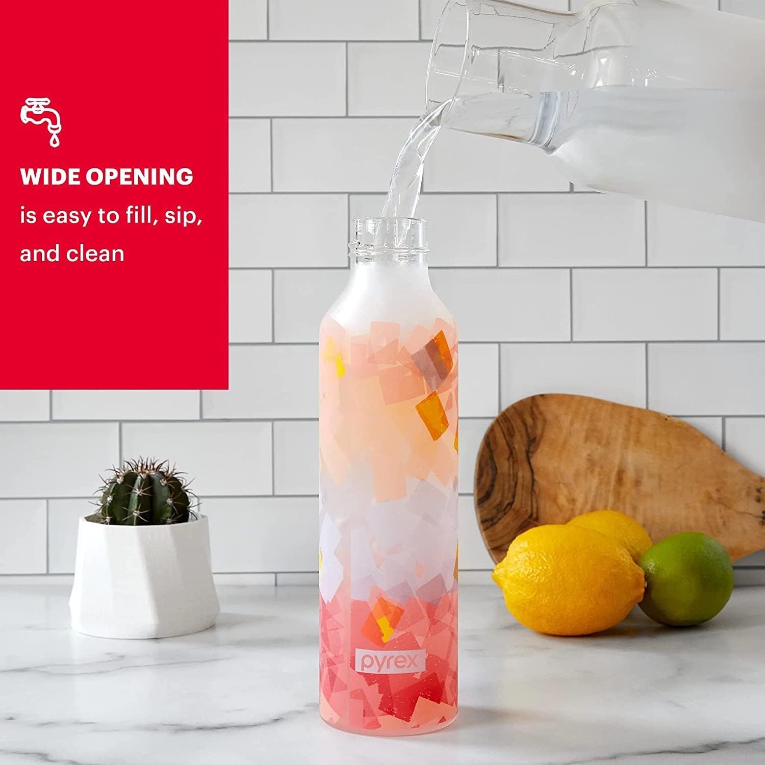 Pyrex – Botella de agua de vidrio que cambia de color con revestimiento de silicona Capas llamativas, 17,5 onzas