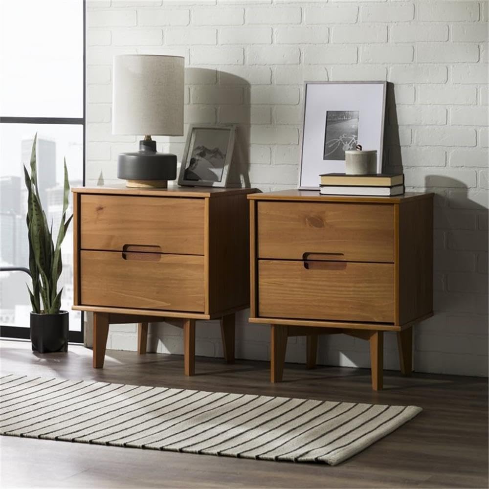 Walker Edison Brynn Modern – Juego de 2 mesitas de noche con mango de ranura de madera maciza, 2 unidades, color caramelo