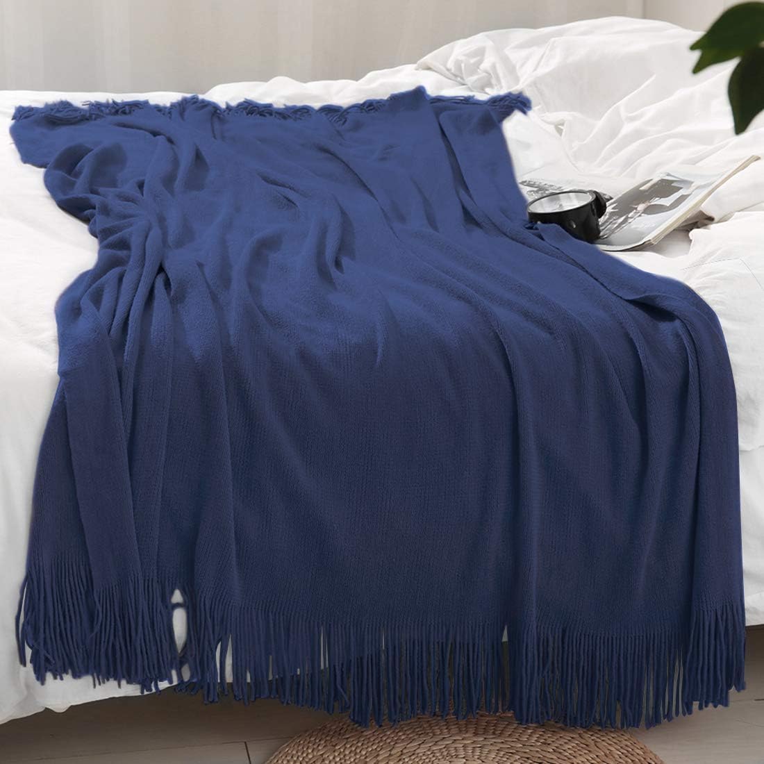 Homiest – Manta decorativa de punto con flecos, suave y acogedora manta con borlas para sofá, sillón, cama (azul marino, 50 x 60 pulgadas)