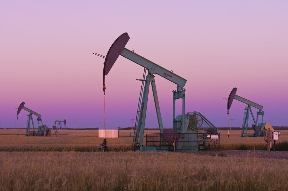 Jacks de Bomba de aceite en Canadiense Prairie al atardecer Carlyle Saskatchewan Póster Impresión (17x 11)
